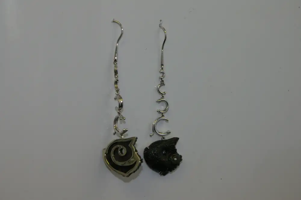 Custom gold jewellery piece, handcrafted in the Burlington atelier