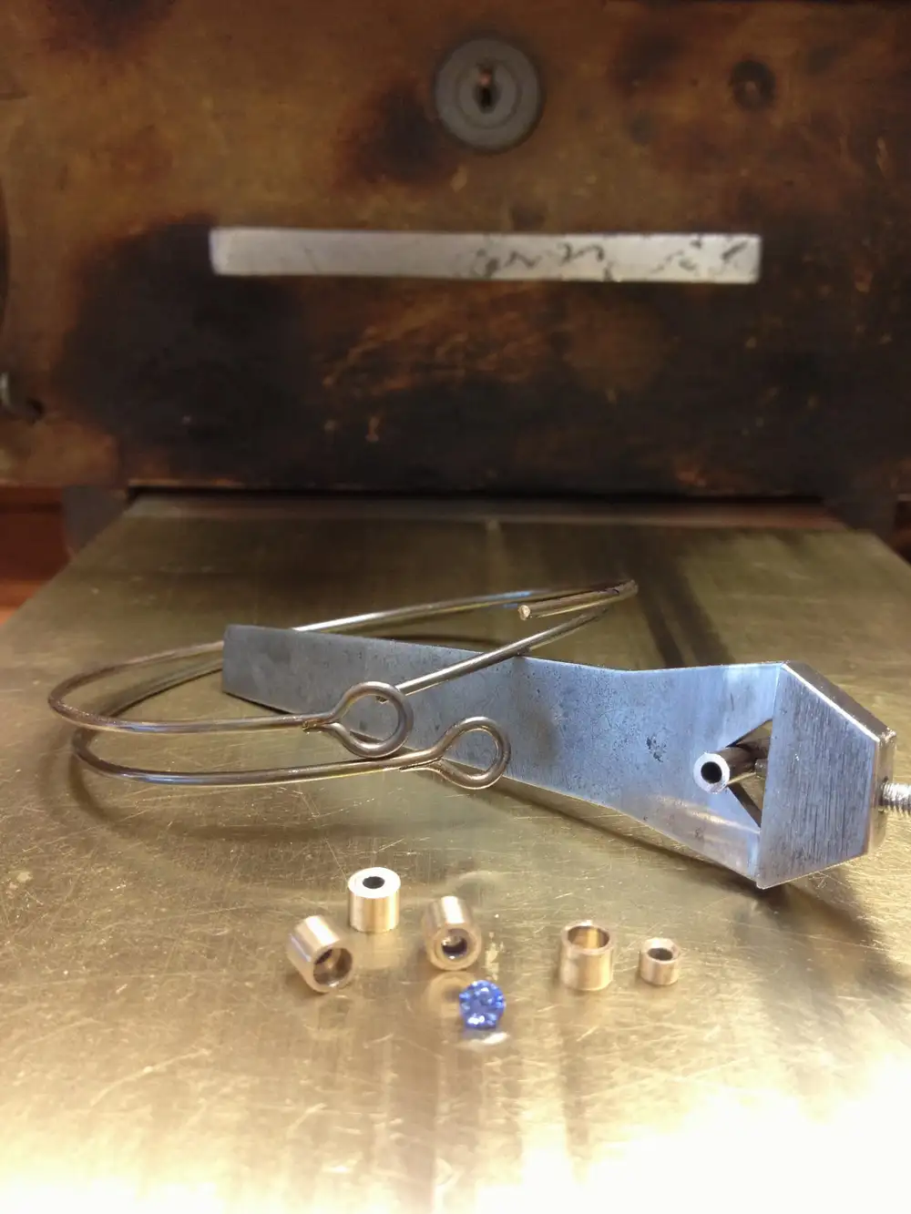 Making of key-hole bracelets